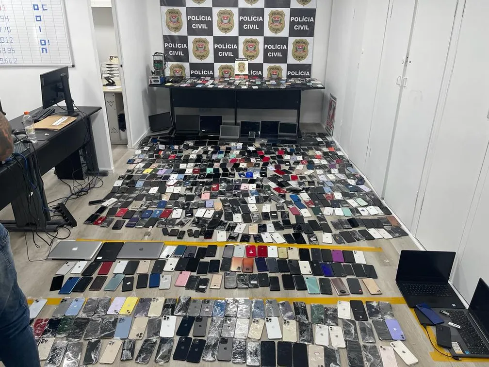 Polícia Civil faz operação no Centro de SP e apreende mais de mil celulares