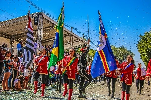 Desfile cívico de 7 de Setembro em Santana de Parnaíba celebrará a Educação como espaço de conhecimento