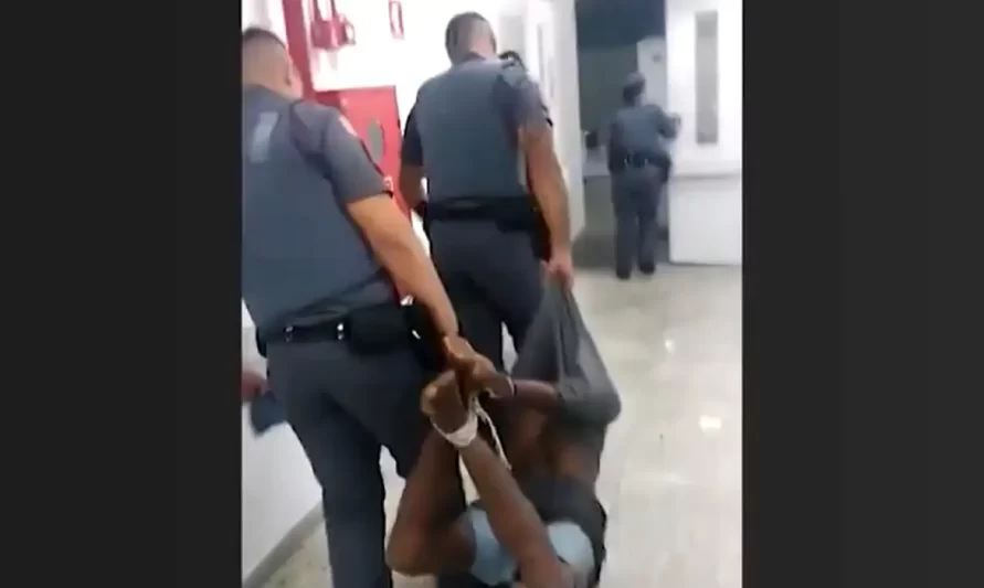 Justiça militar absolve policiais que tinham levado homem amarrado